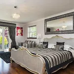 Pensionat Windermere Suites 5*